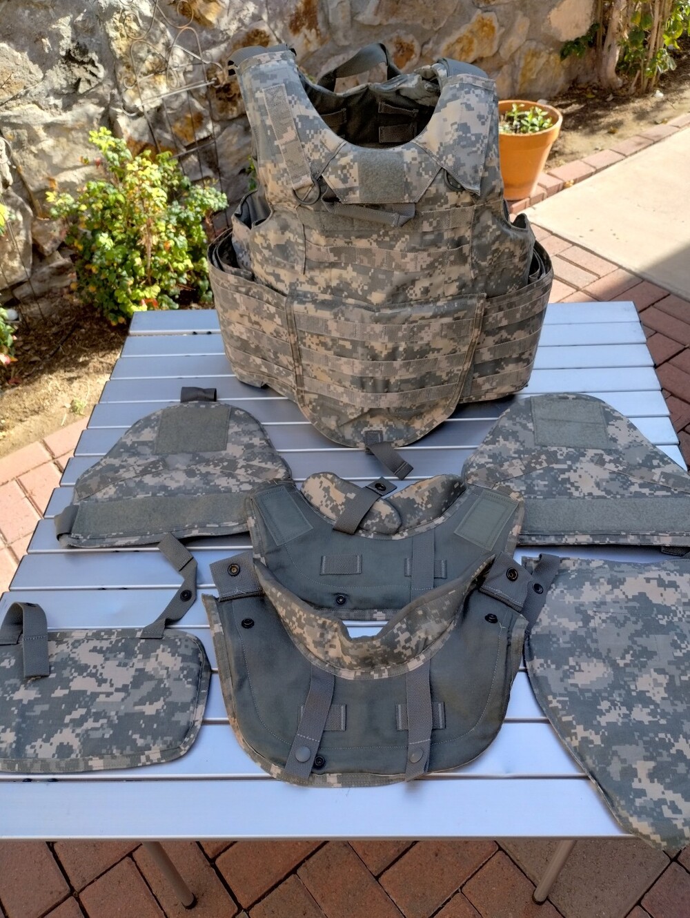 USGI IOTV W/ Accessories Body Armor Tactical Vest Sz XSmall-Small UCP